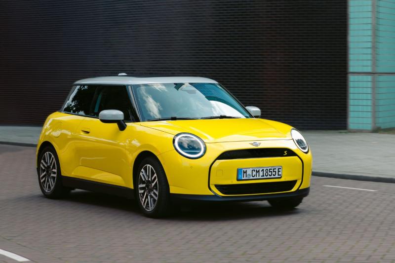 Découvrez la nouvelle famille MINI dans nos MINI Stores !'