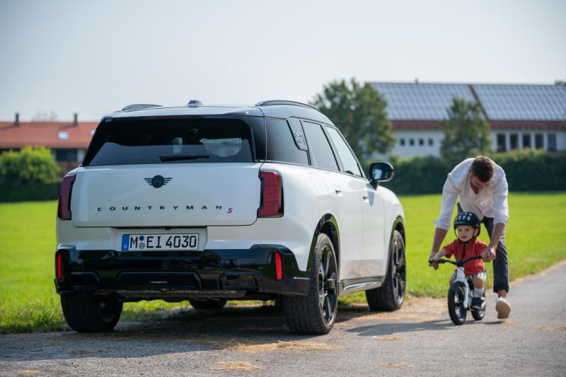 VENEZ DÉCOUVRIR LA NOUVELLE GAMME ÉLECTRIQUE.'